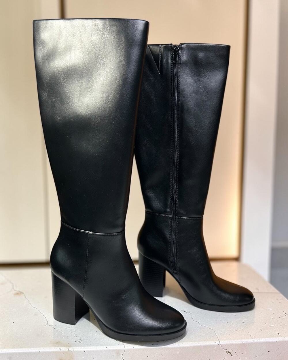 UNISA Lanna-J Black Knee-High Block Heel Boots – Women’s US 7.5M New